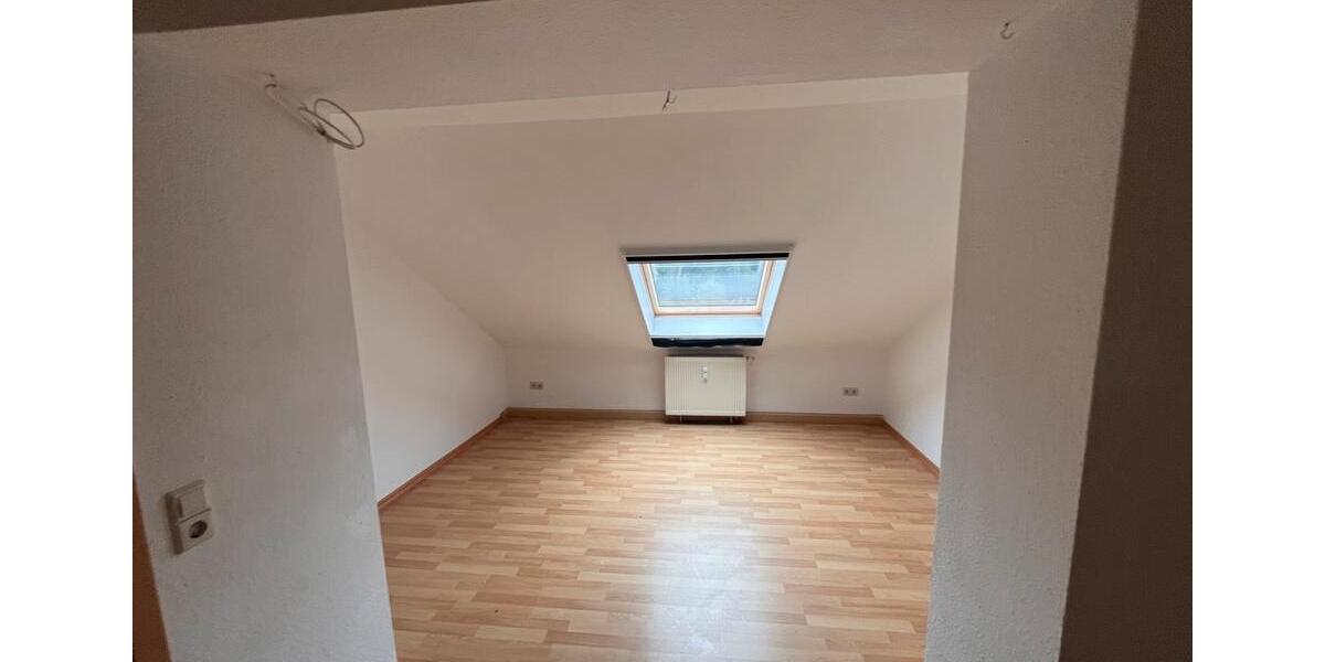 Dachgeschoßwohnung Geringswalde - 4 Zimmer, 110 m&sup2;, 920&euro; | Angebot:24733373