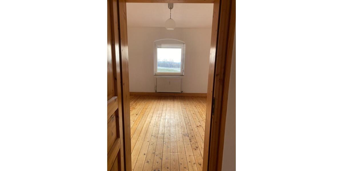 Dachgeschoßwohnung Könnern - 3 Zimmer, 87 m&sup2;, 480&euro; | Angebot:24876859