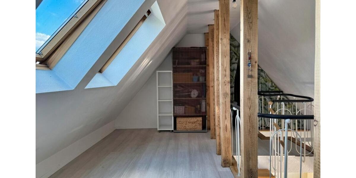 Dachgeschoßwohnung Ahrensfelde - 3 Zimmer, 93 m&sup2;, 1.300&euro; | Angebot:25895326