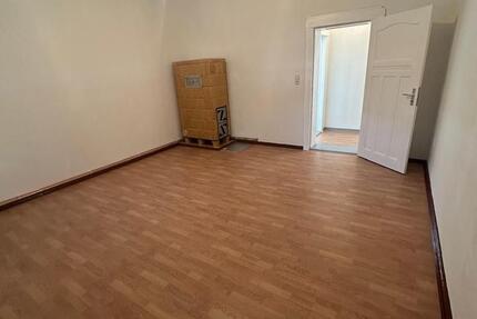 EG, zentrale Lage, EBK, 65qm ab sofort verfügbar
