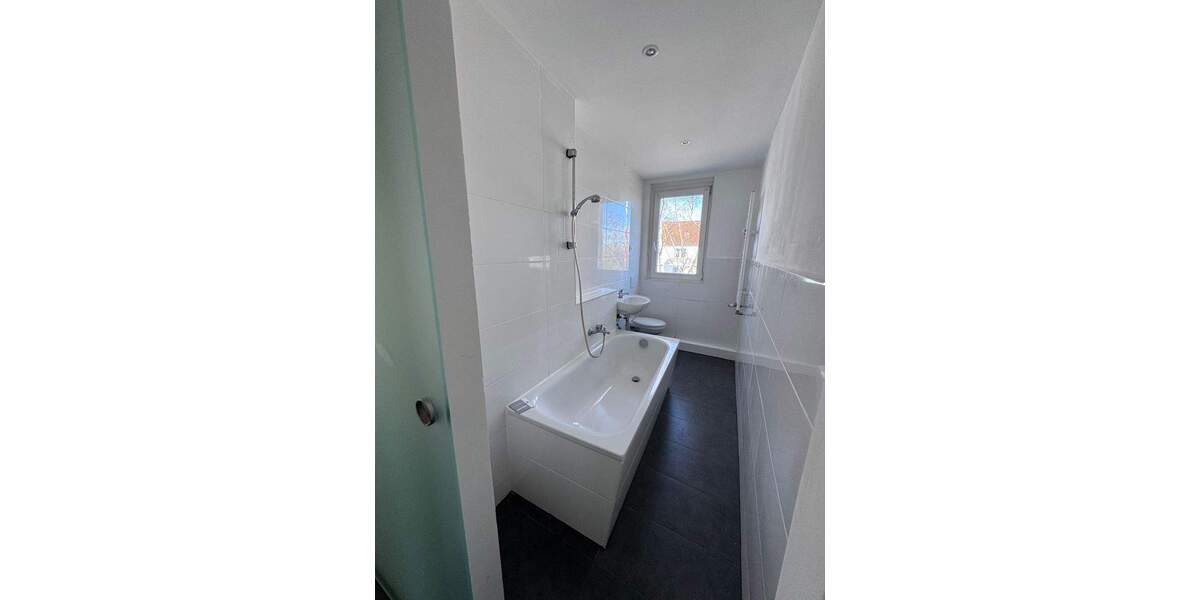 Etagenwohnung Bitterfeld-Wolfen Wolfen - 4 Zimmer, 70 m&sup2;, 490&euro; | Angebot:25728135