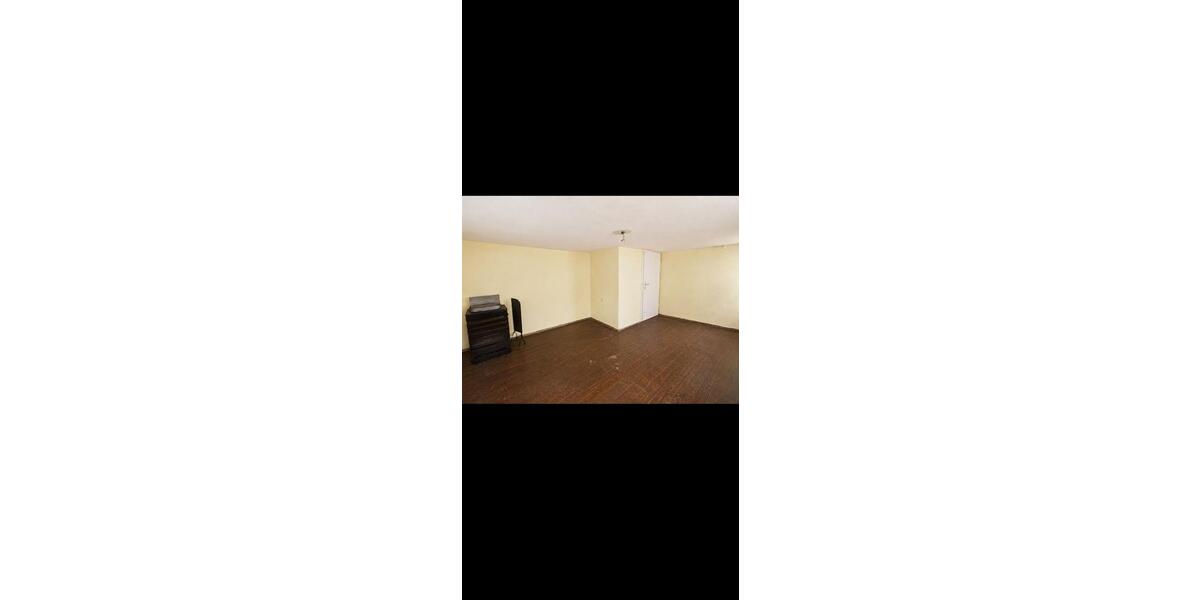 Erdgeschoßwohnung Oschersleben (Bode) - 4 Zimmer, 136 m&sup2;, 750&euro; | Angebot:26542390