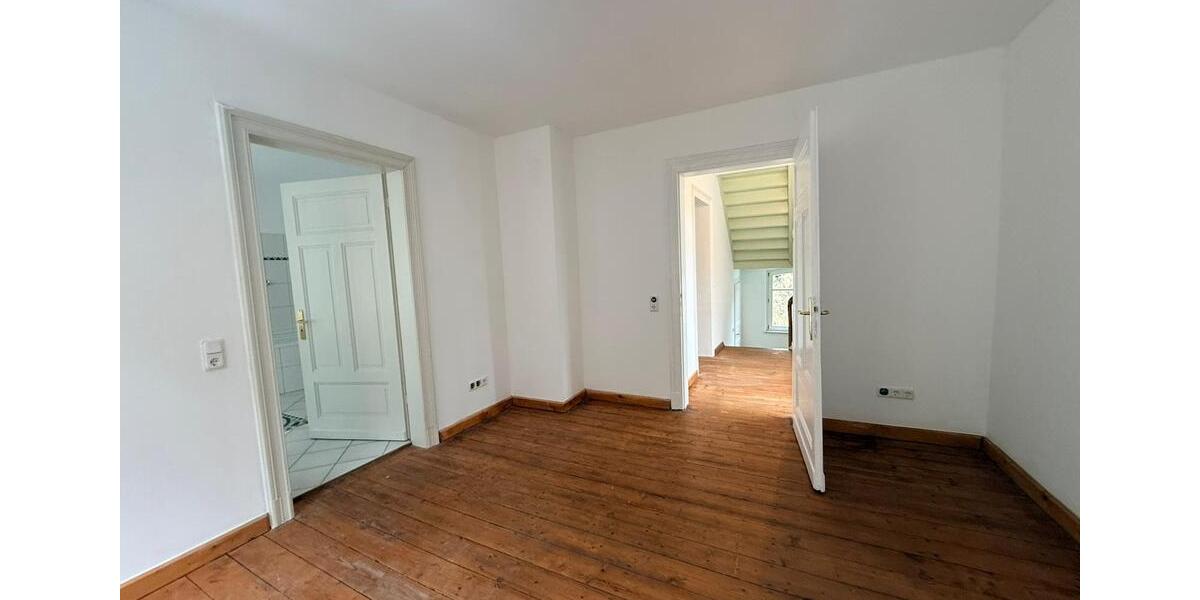 Etagenwohnung Wiehl - 4 Zimmer, 130 m&sup2;, 1.450&euro; | Angebot:25538771
