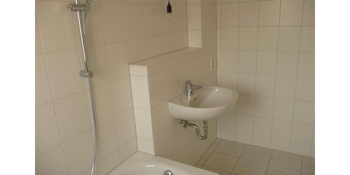 Gut geschnittene Altbauwohnung mit Platz für die ganze Familie! 4 zimmer