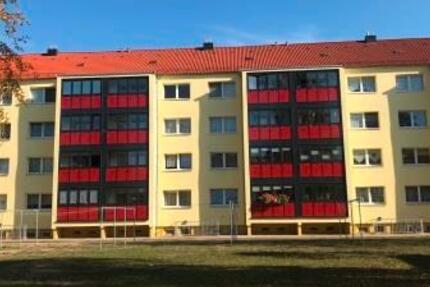 Wir renovieren für Sie - Wohnung in Könnern mit Balkon 3 zimmer