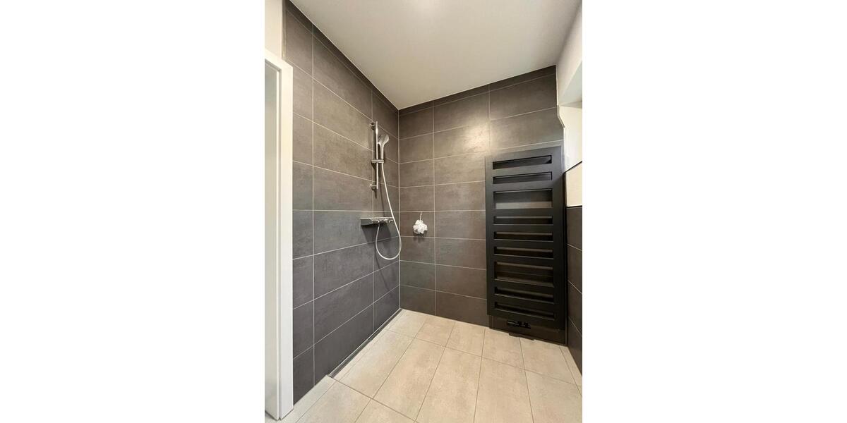 Etagenwohnung Meschede - 5 Zimmer, 180 m&sup2;, 1.100&euro; | Angebot:25551536