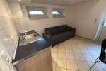 Möblierte 1 - Zimmer - UntergeschossWohnung (KellerWohnung) mit Einbauküche und separatem Eingang