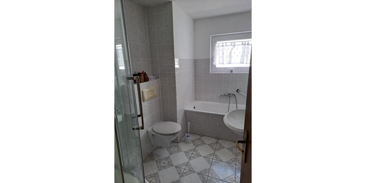 Dachgeschoßwohnung Köln Rodenkirchen - 3 Zimmer, 85 m&sup2;, 977&euro; | Angebot:25234475