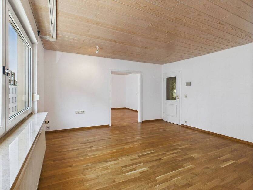 Zentrales Wohnen in Stuttgart-Ost: Charmante 4-Zimmer-Wohnung mit Stellplatz 4 zimmer