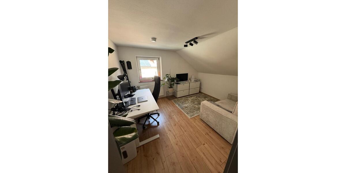 Dachgeschoßwohnung Kempten (Allgäu) Auf der Halde - 3 Zimmer, 85 m&sup2;, 1.270&euro; | Angebot:25971872