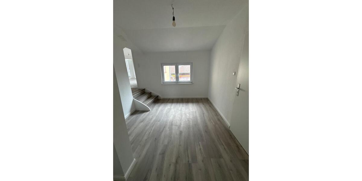 Moderne, voll sanierte 4-Zimmer-Wohnung 4 zimmer