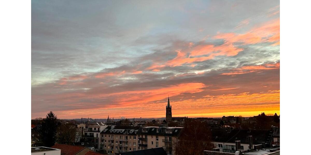 FEB-Juni Untermiete Penthouse mit Dachterasse in perfekter Lage 3 zimmer