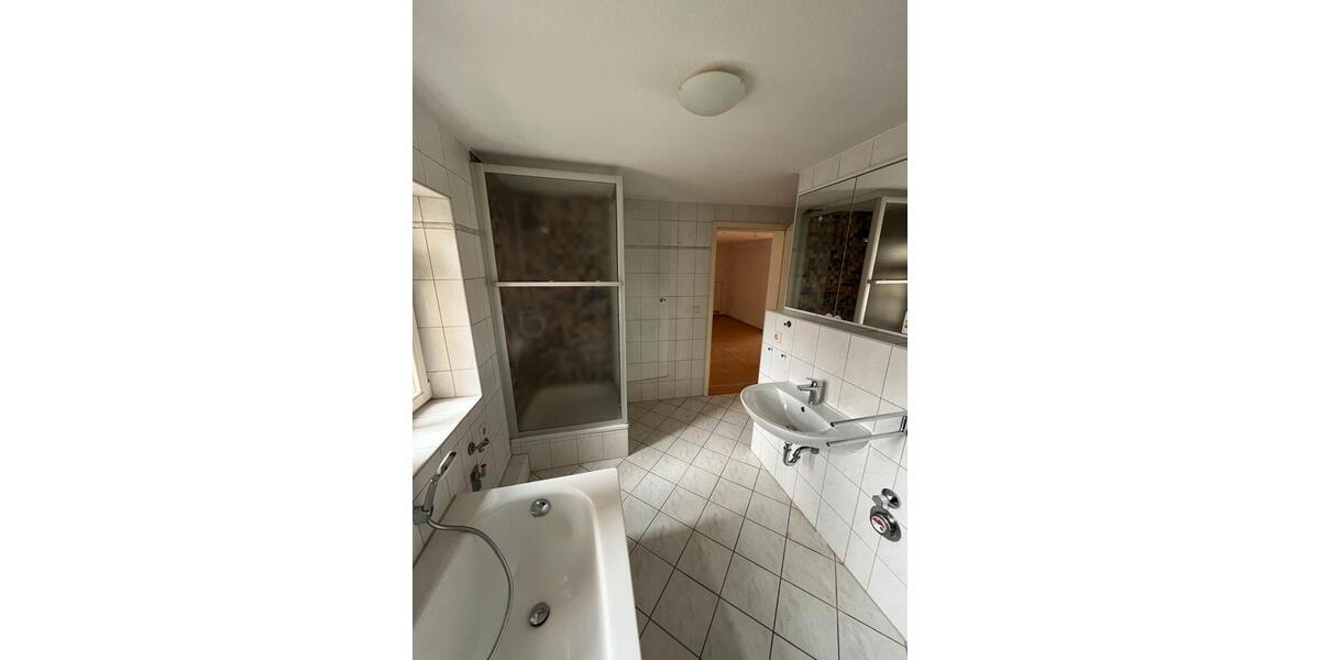Etagenwohnung Bad Langensalza - 4 Zimmer, 100 m&sup2;, 650&euro; | Angebot:26367199