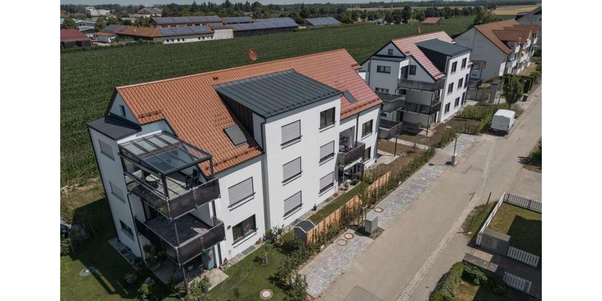 Moderne Dachgeschosswohnung mit Küche: Erstbezug 3 zimmer