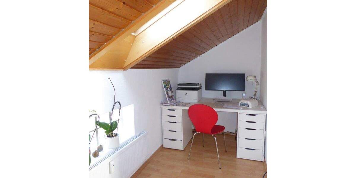 Etagenwohnung Rosbach vor der Höhe Rodheim - 7 Zimmer, 170 m&sup2;, 1.550&euro; | Angebot:24657672