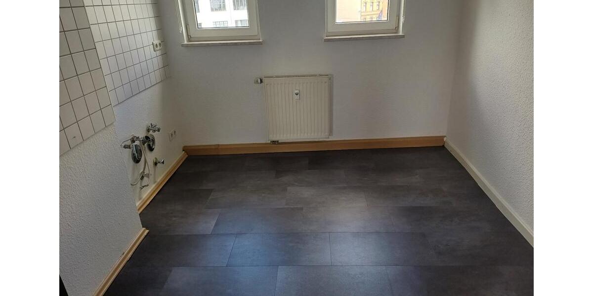 Dachgeschoßwohnung Apolda - 3 Zimmer, 75 m&sup2;, 395&euro; | Angebot:25540079