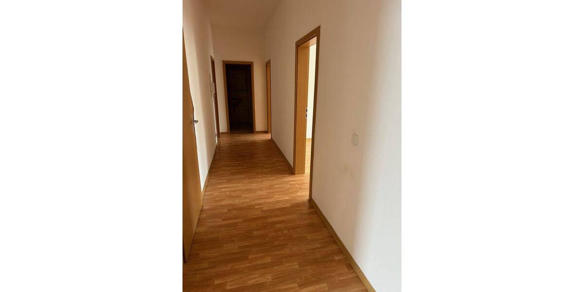 Etagenwohnung Riesa Innenstadt - 4 Zimmer, 85 m&sup2;, 467&euro; | Angebot:25688412