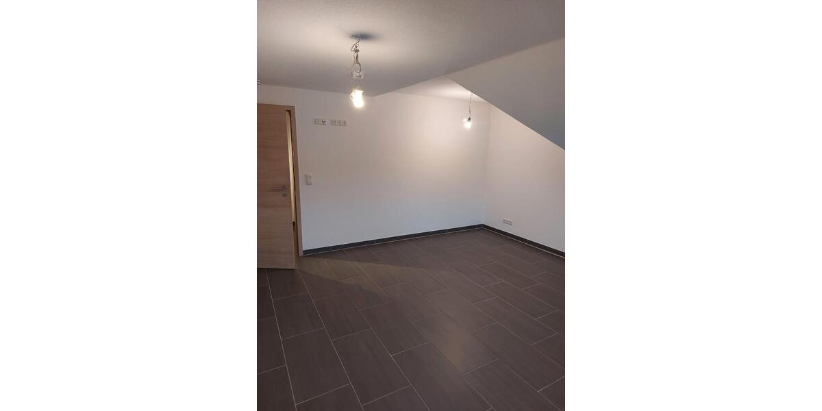 Dachgeschoßwohnung Friedberg - 3 Zimmer, 85 m&sup2;, 1.490&euro; | Angebot:26256525