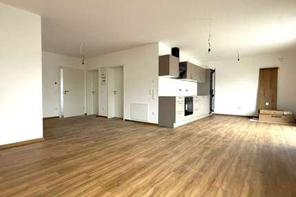 Wohnung Schwarzenfeld - 2 Zimmer, 70 m&sup2;, 820&euro; | Angebot:25958528