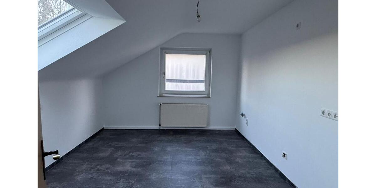 Dachgeschoßwohnung Ennepetal - 2 Zimmer, 97 m&sup2;, 680&euro; | Angebot:24371841