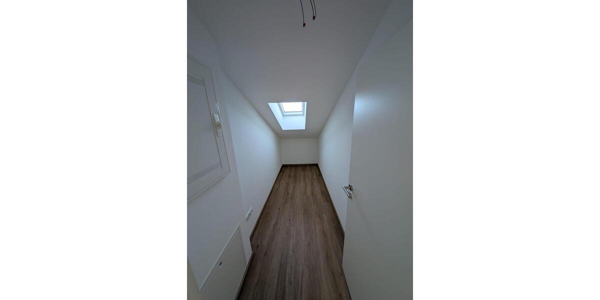 Dachgeschoßwohnung Essenbach - 2 Zimmer, 42 m&sup2;, 635&euro; | Angebot:26047082