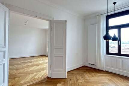 Wohnung Stuttgart Stuttgart-Mitte - 4 Zimmer, 130 m&sup2;, 2.730&euro; | Angebot:27117713