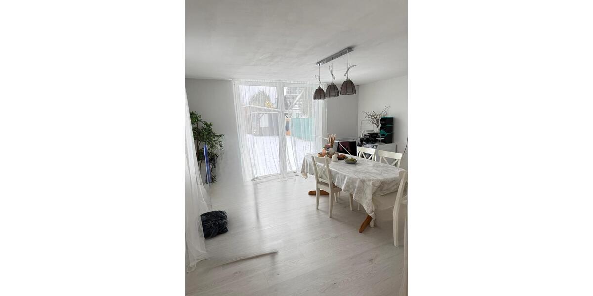 Erdgeschoßwohnung Bremerhaven Geestemünde - 5 Zimmer, 135 m&sup2;, 1.590&euro; | Angebot:24719896