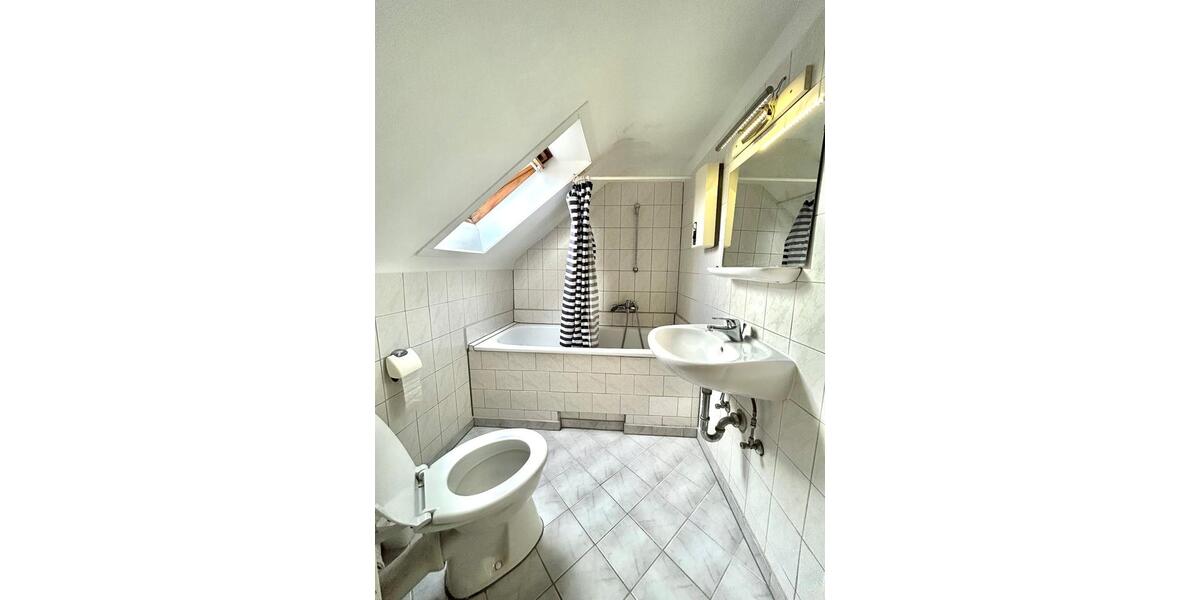 Dachgeschoßwohnung Essen Südviertel - 2 Zimmer, 48 m&sup2;, 648&euro; | Angebot:23621203