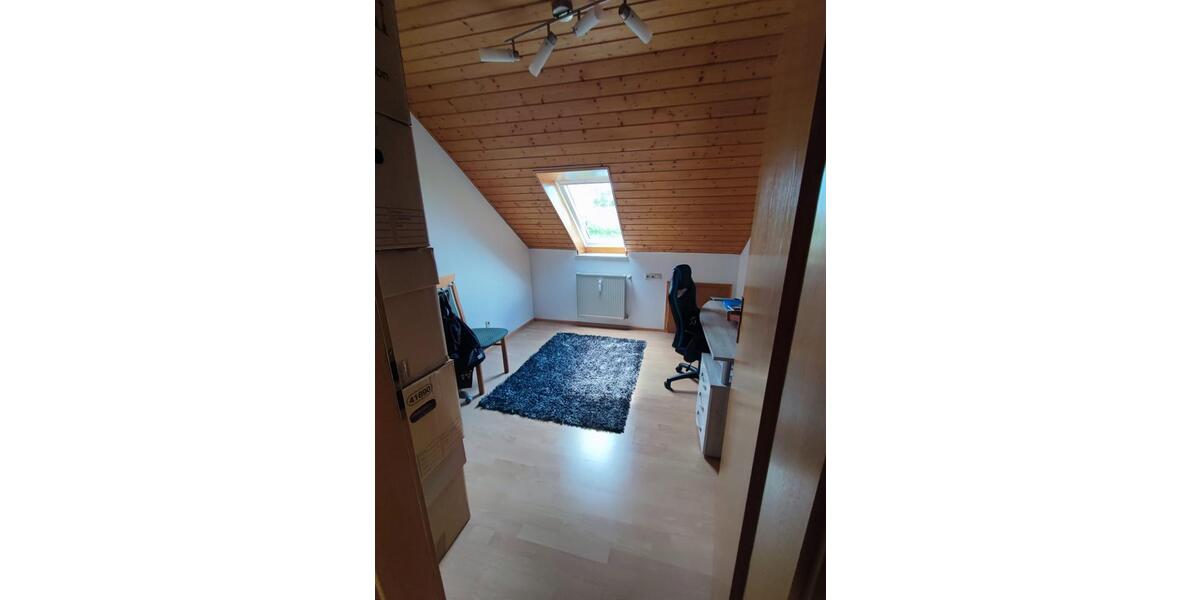 Dachgeschoßwohnung Deiningen - 3.5 Zimmer, 75 m&sup2;, 560&euro; | Angebot:26126815