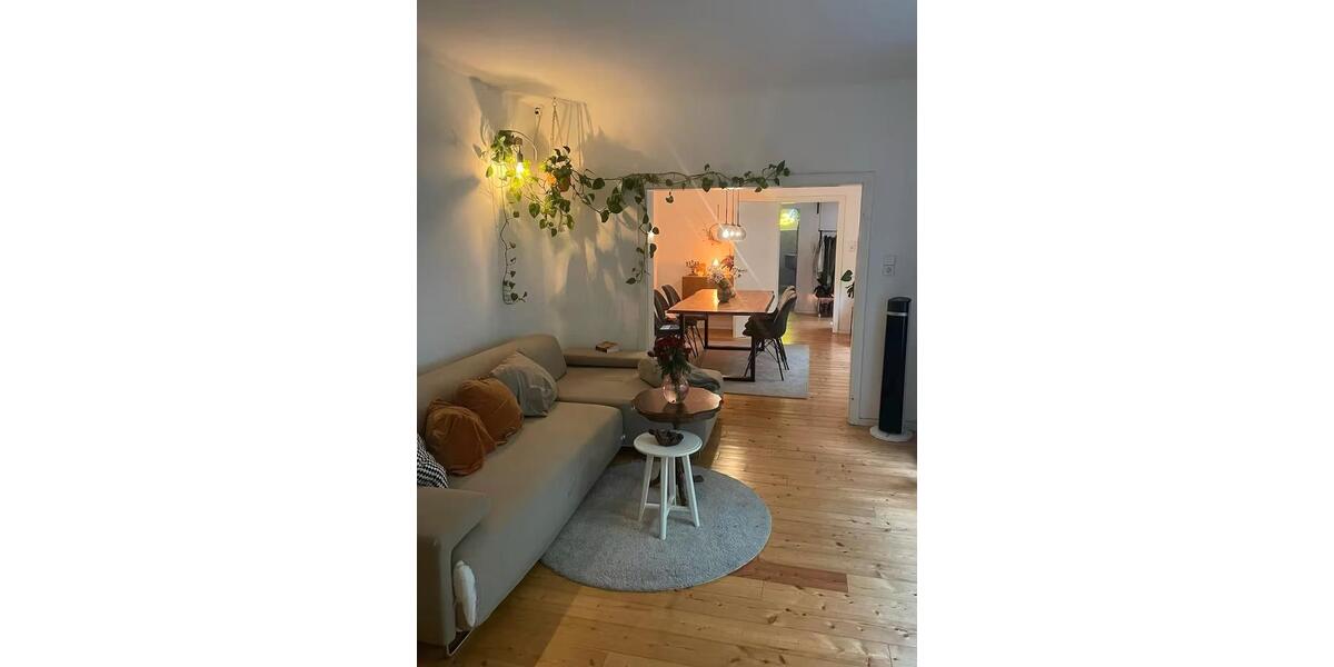 Zentrale Wohnung zur Untermiete (Feb-Ende Mai) 3 zimmer