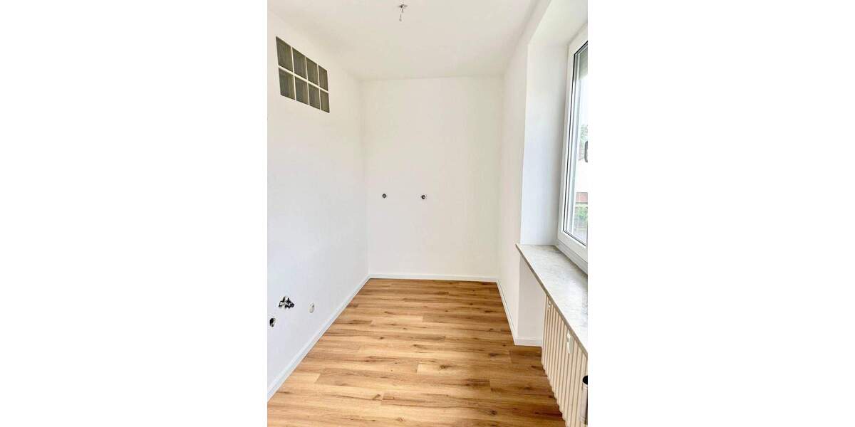 Frei ab sofort! Attraktive 2-Zimmer-Wohnung nach Südwest mit ca. 51,8 qm im 2.Stock & KFZ-Stellplatz 2 zimmer