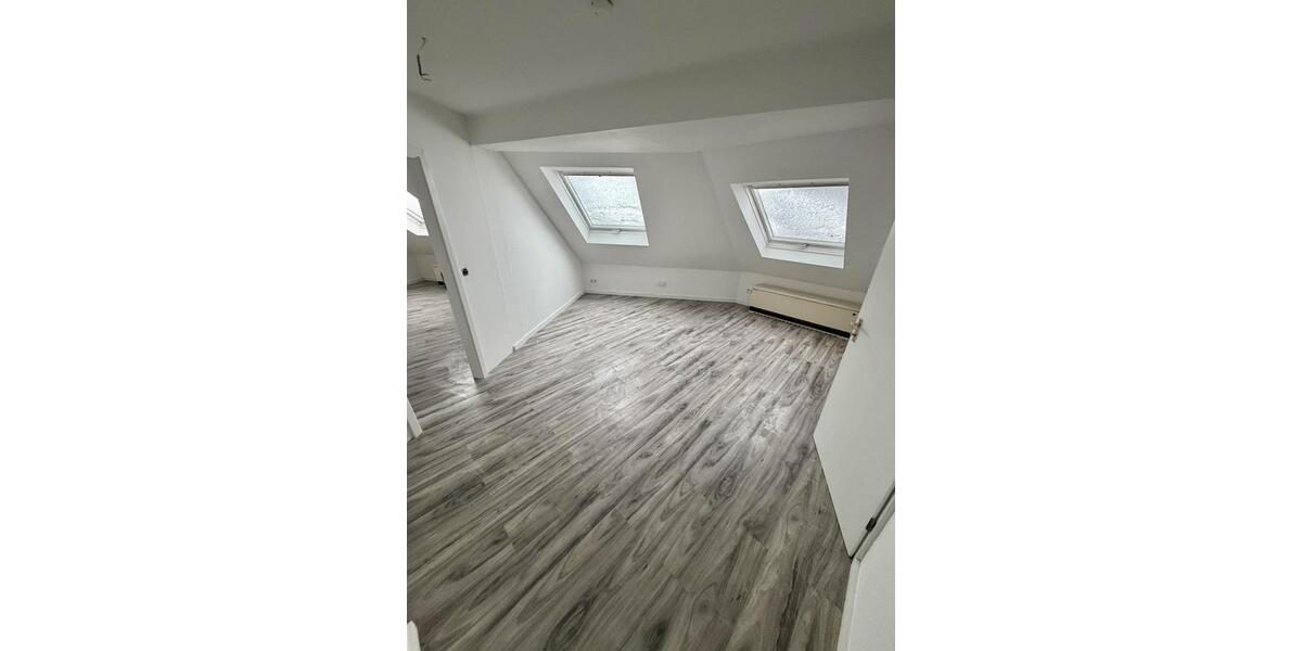 Dachgeschoßwohnung Wuppertal Unterbarmen - 5 Zimmer, 85 m&sup2;, 800&euro; | Angebot:25143081