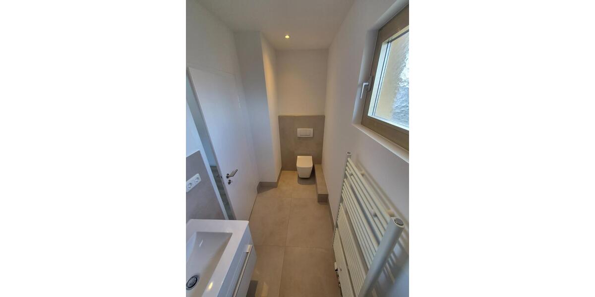 Einfamilienhaus Budenheim - 6 Zimmer, 240 m&sup2;, 2.190&euro; | Angebot:25949525