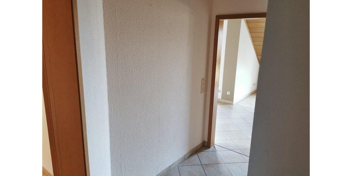 Dachgeschoßwohnung Neuhof - 3 Zimmer, 54 m&sup2;, 450&euro; | Angebot:26259097
