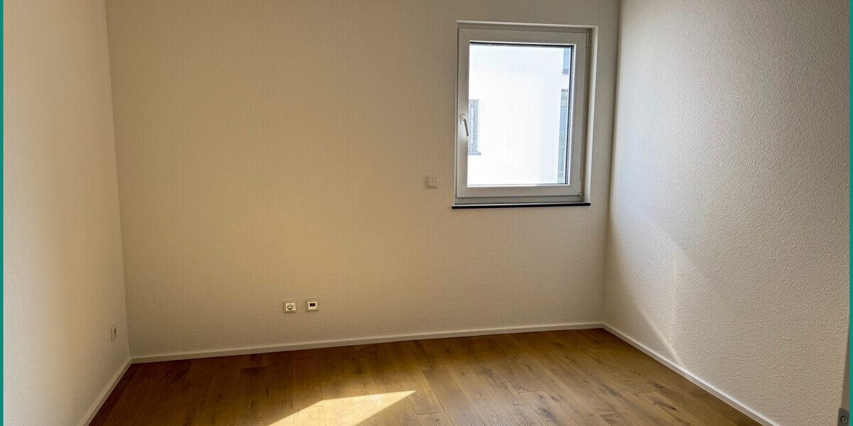 NEUBAU-ERSTBEZUG: MODERNE 3-ZIMMER-WOHNUNG MIT AUFZUG, GROSSEM BALKON UND PKW-STELLPLATZ IN RADEVORM - Etagenwohnung Radevormwald Karthausen | Angebot:26698012