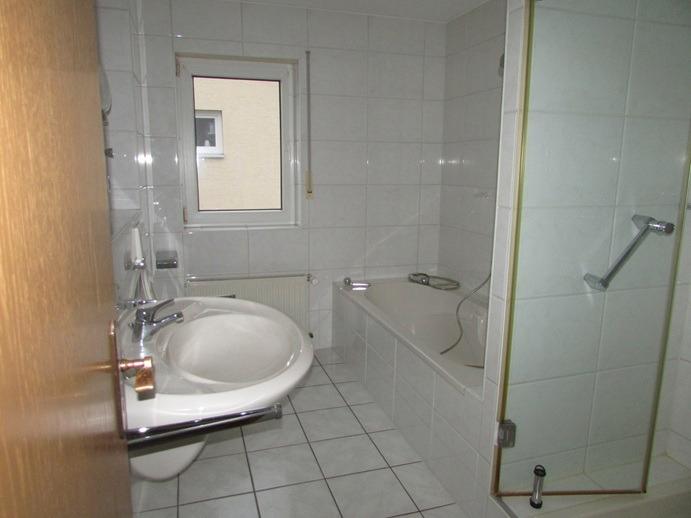 Etagenwohnung Dieblich - 3 Zimmer, 103 m&sup2;, 800&euro; | Angebot:24753093