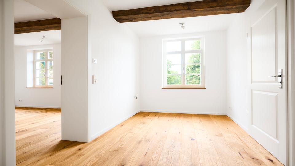Erdgeschoßwohnung Detmold Hiddesen - 3 Zimmer, 143 m&sup2;, 1.859&euro; | Angebot:25807068