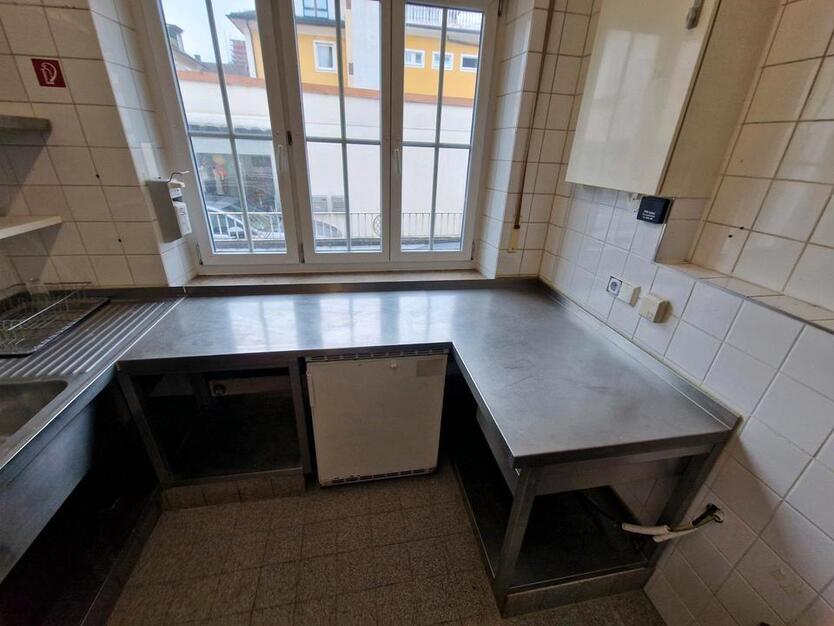 ABLÖSE FREI Restaurant mit GästeZimmer im Villen Stil in einer ruhigen Seitenstraße der Fußgängerzone