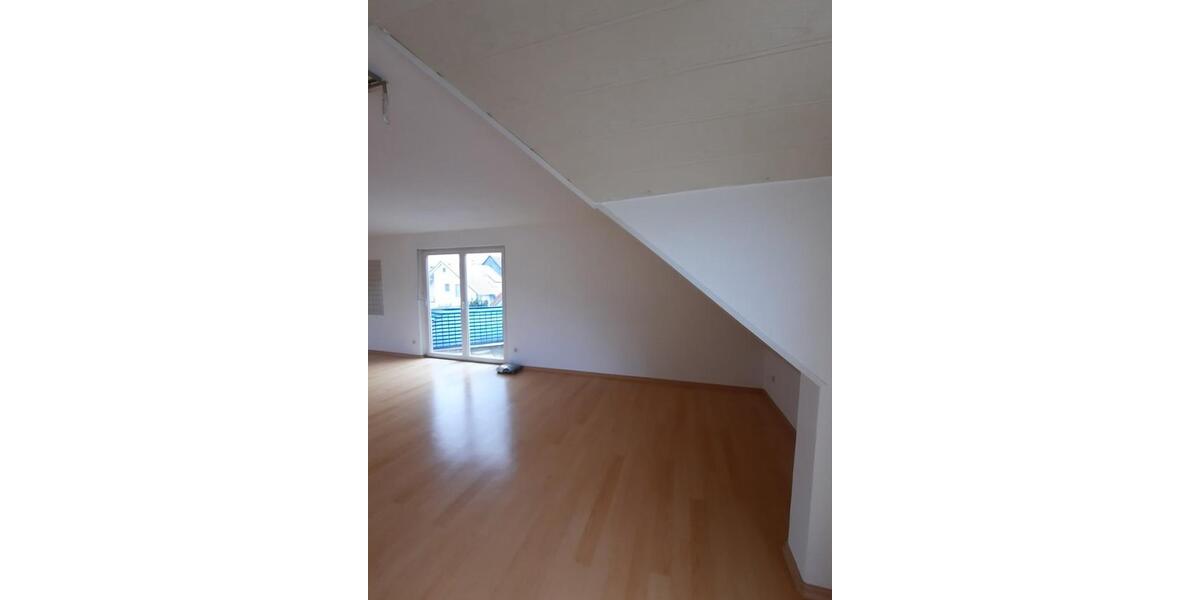 Dachgeschoßwohnung Kippenheim - 3 Zimmer, 77 m&sup2;, 850&euro; | Angebot:26038453