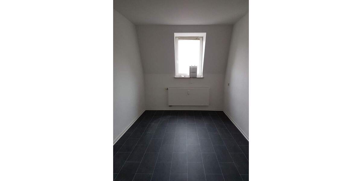 Etagenwohnung Döbeln Sörmitz - 2 Zimmer, 83 m&sup2;, 460&euro; | Angebot:26172470