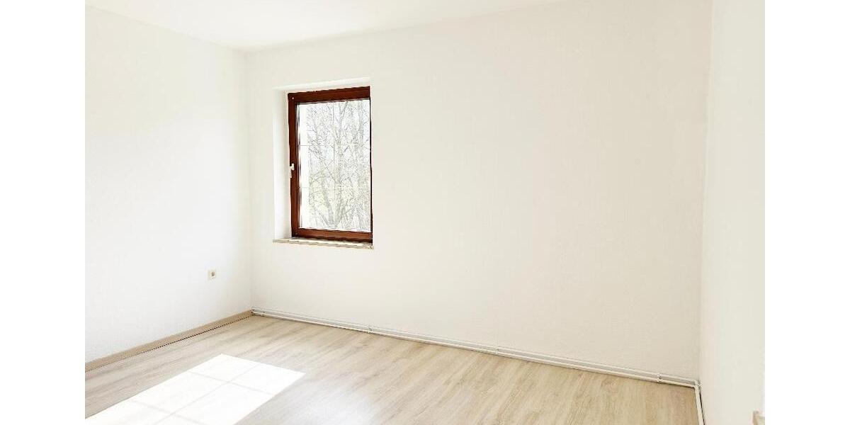 Etagenwohnung Nünchritz - 3 Zimmer, 62 m&sup2;, 320&euro; | Angebot:25979090