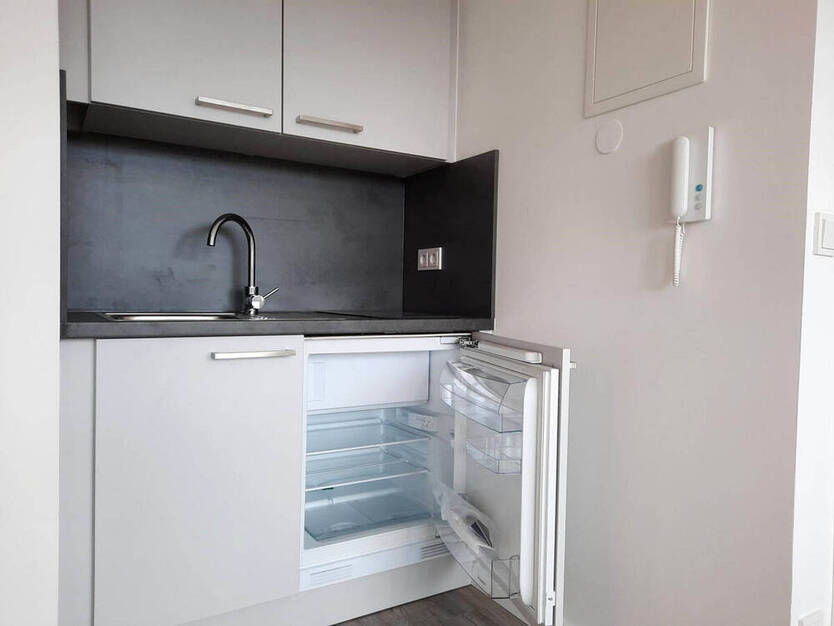 Die Uni vor der Tür! Dachgeschoss-Apartment in Harburg