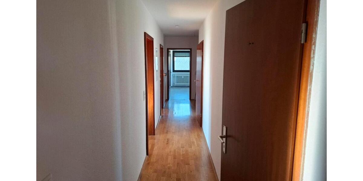 Etagenwohnung Lollar - 4 Zimmer, 110 m&sup2;, 1.000&euro; | Angebot:25804439