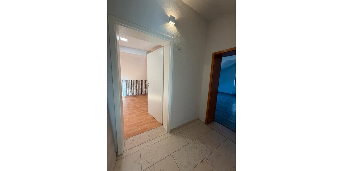 Dachgeschoßwohnung Oberderdingen - 2 Zimmer, 78 m&sup2;, 800&euro; | Angebot:26693299