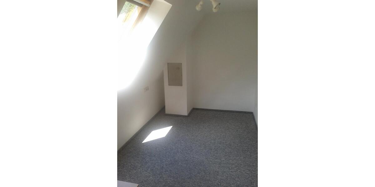 Dachgeschoßwohnung Wiesensteig - 2 Zimmer, 74 m&sup2;, 700&euro; | Angebot:25721134