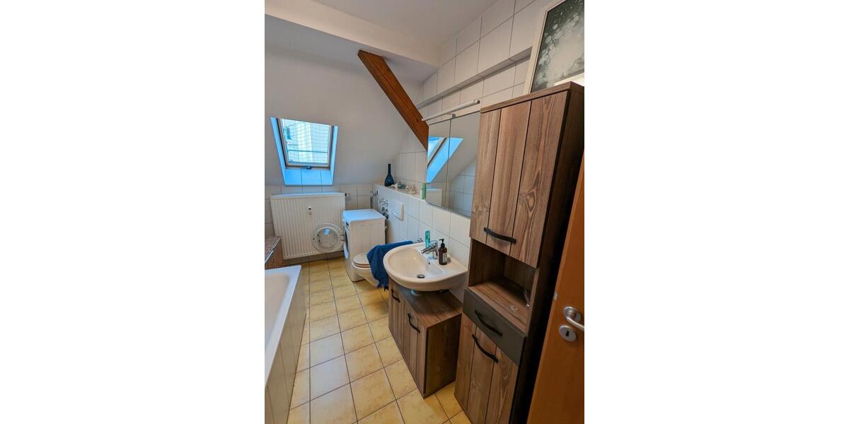Dachgeschoßwohnung Weiden in der Oberpfalz - 2 Zimmer, 97 m&sup2;, 850&euro; | Angebot:26534481