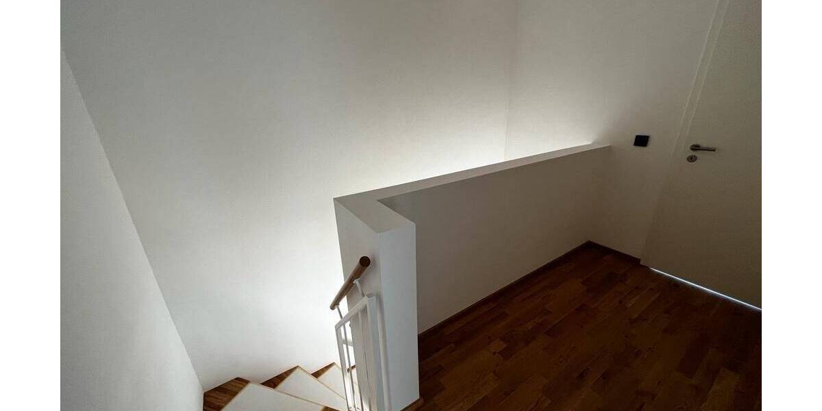 Doppelhaushälfte Mainz Weisenau - 6 Zimmer, 159 m&sup2;, 2.500&euro; | Angebot:25683725