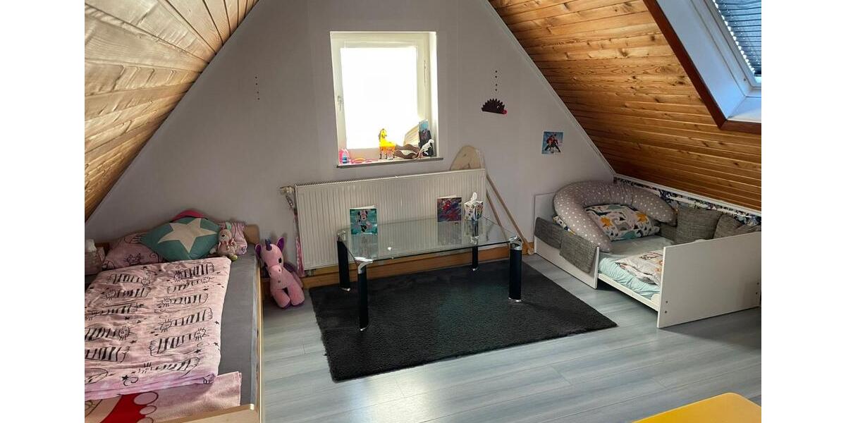 Dachgeschoßwohnung Schlitz - 5 Zimmer, 158 m&sup2;, 650&euro; | Angebot:24372326