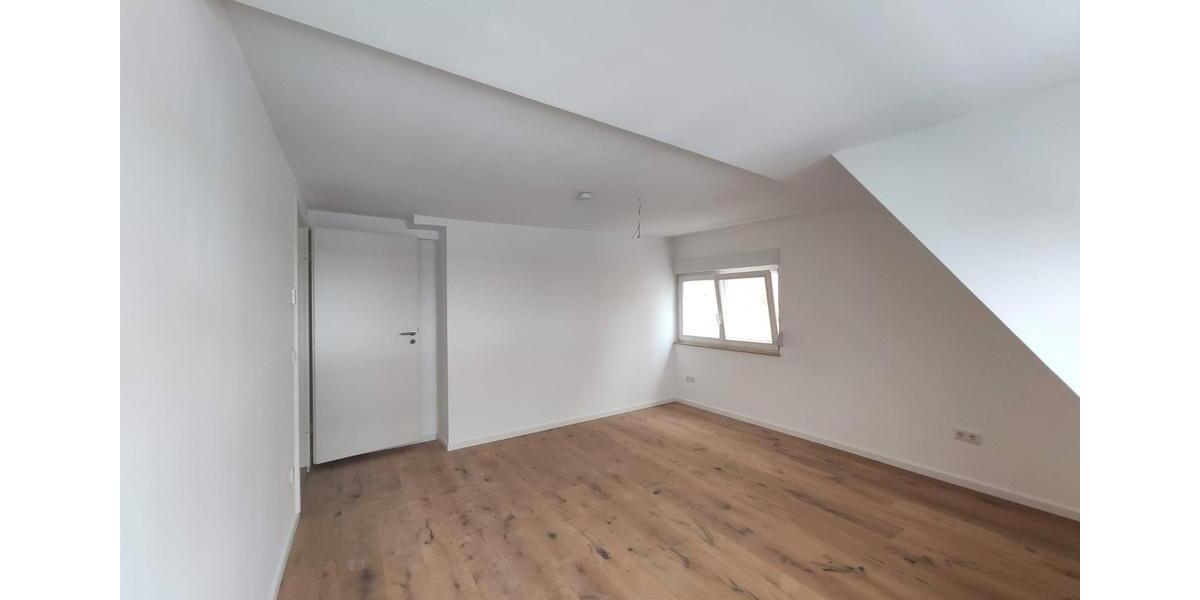 Dachgeschoßwohnung Schnaittach - 3 Zimmer, 102 m&sup2;, 1.200&euro; | Angebot:26290194