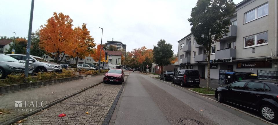 Raum für Visionen – stilvolle Gewerbeimmobilie mit Glasfront und Charakter zimmer